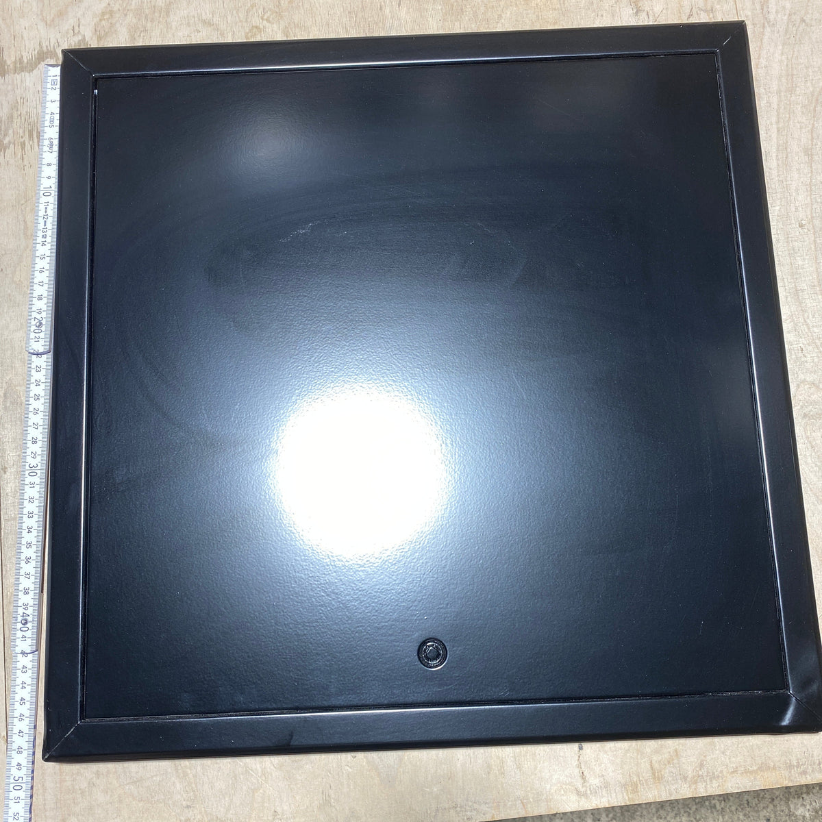 Revisionstür mit Vierkantverschluss - 450 x 450 mm - RAL 9005 - 2. Wahl