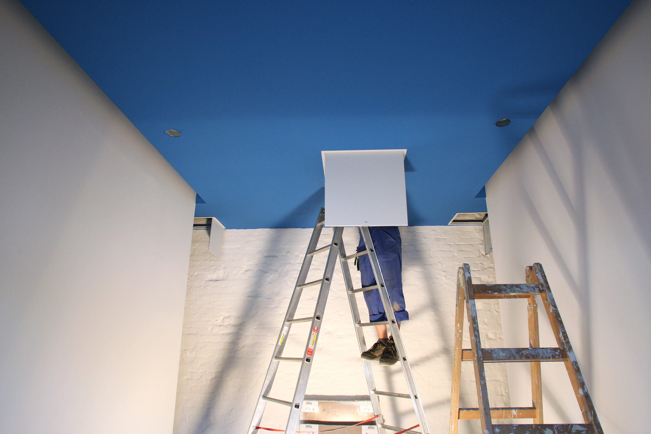 Revisionsklappen- und Türen zur Befestigung an Wand und Installationsschachtwand